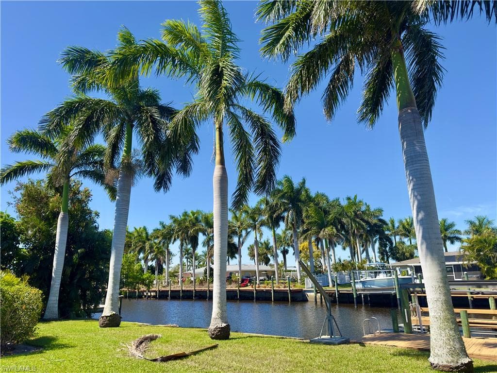 2215 Channel WAY, NORTH FORT MYERS FL 33917-9