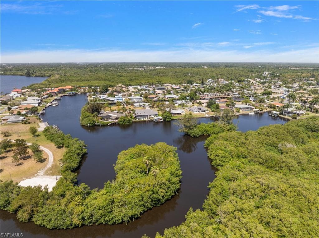 2215 Channel WAY, NORTH FORT MYERS FL 33917-31