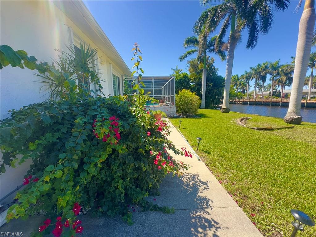 2215 Channel WAY, NORTH FORT MYERS FL 33917-7