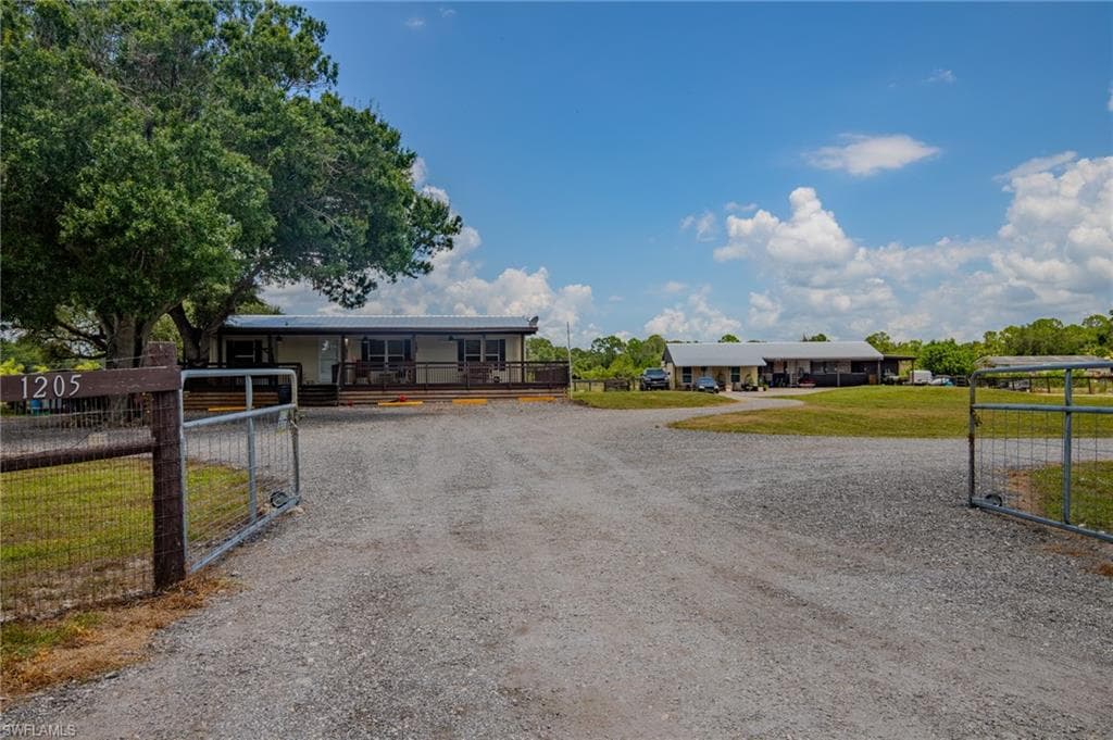 1205 Inverness AVE, CLEWISTON FL 33440-2