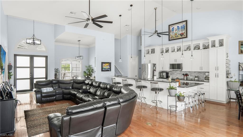 5328 Mayfair CT, CAPE CORAL FL 33904-7