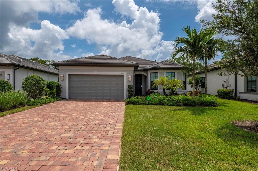 6902 Winding Cypress DR, NAPLES FL 34114-2