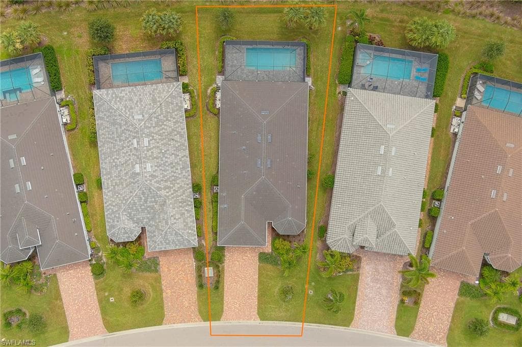 6902 Winding Cypress DR, NAPLES FL 34114-32