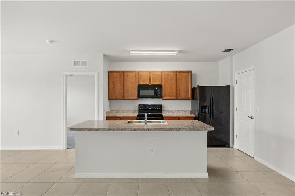 3495 Acapulco CIR, CAPE CORAL FL 33909-1