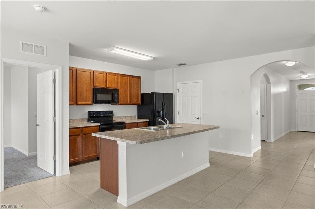 3495 Acapulco CIR, CAPE CORAL FL 33909-2