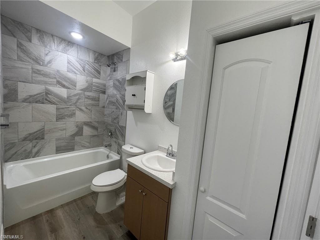 2305 Towles ST-13