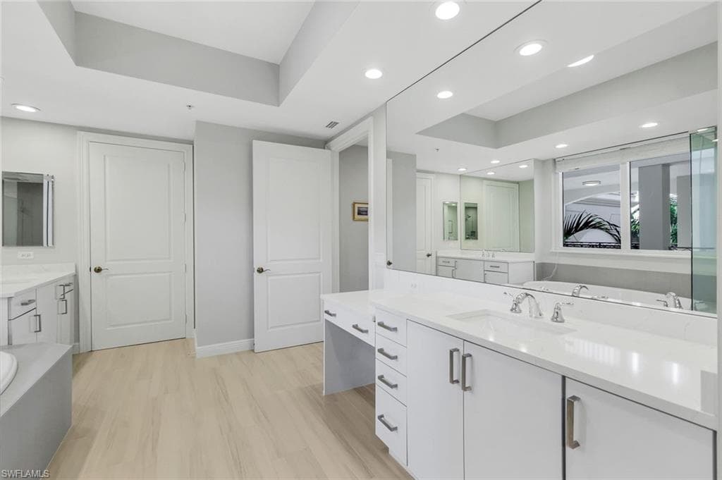 24011 Via Castella DR 2102-16