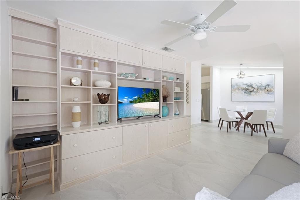 881 Gulf Pavilion DR # 201, NAPLES FL 34108-5