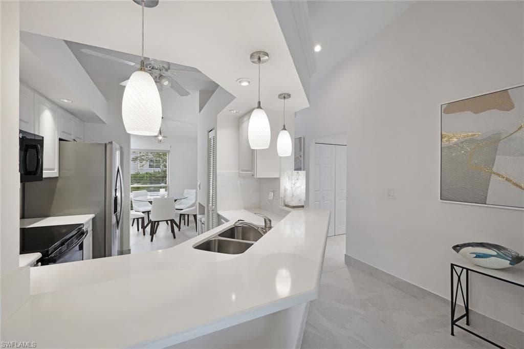 881 Gulf Pavilion DR # 201, NAPLES FL 34108-6