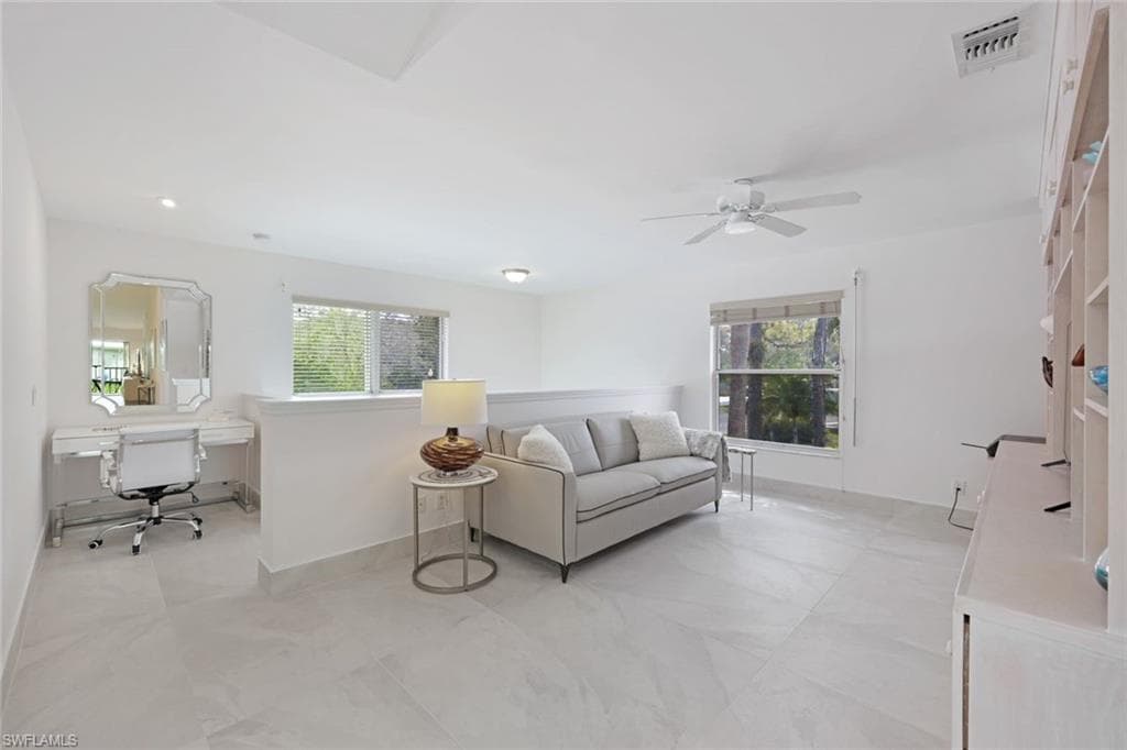 881 Gulf Pavilion DR # 201, NAPLES FL 34108-2