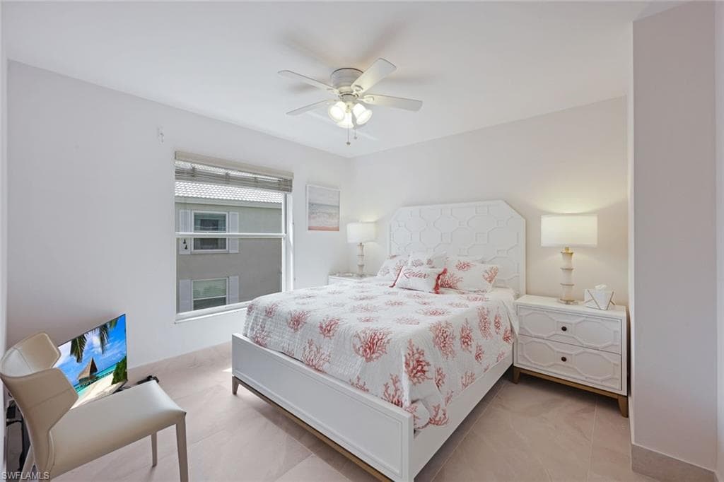 881 Gulf Pavilion DR # 201, NAPLES FL 34108-4