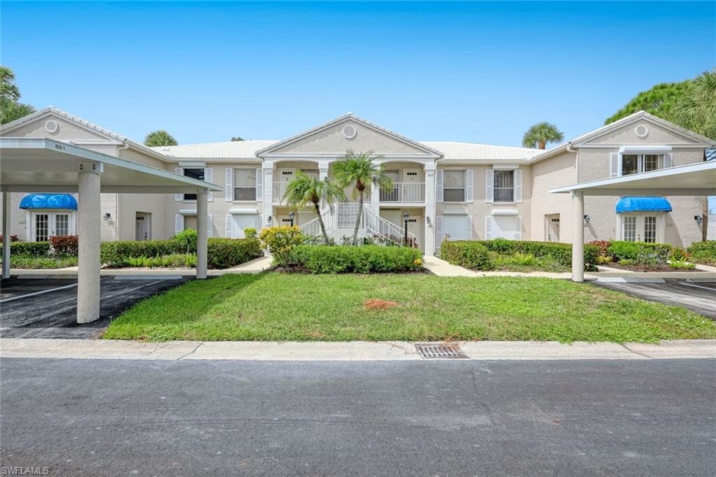 881 Gulf Pavilion DR # 201, NAPLES FL 34108-8