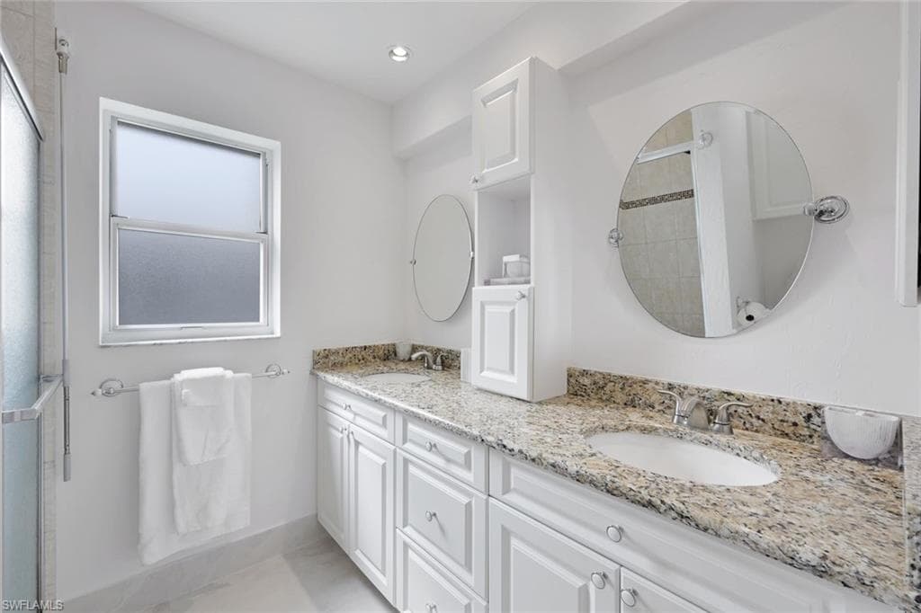 881 Gulf Pavilion DR # 201, NAPLES FL 34108-13