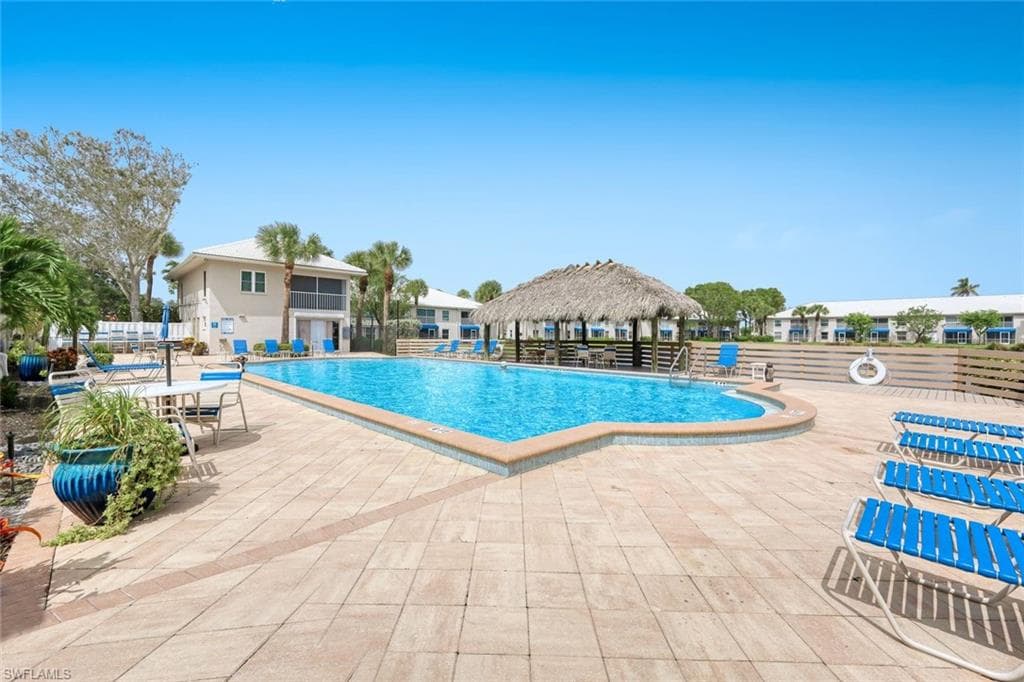 881 Gulf Pavilion DR # 201, NAPLES FL 34108-7