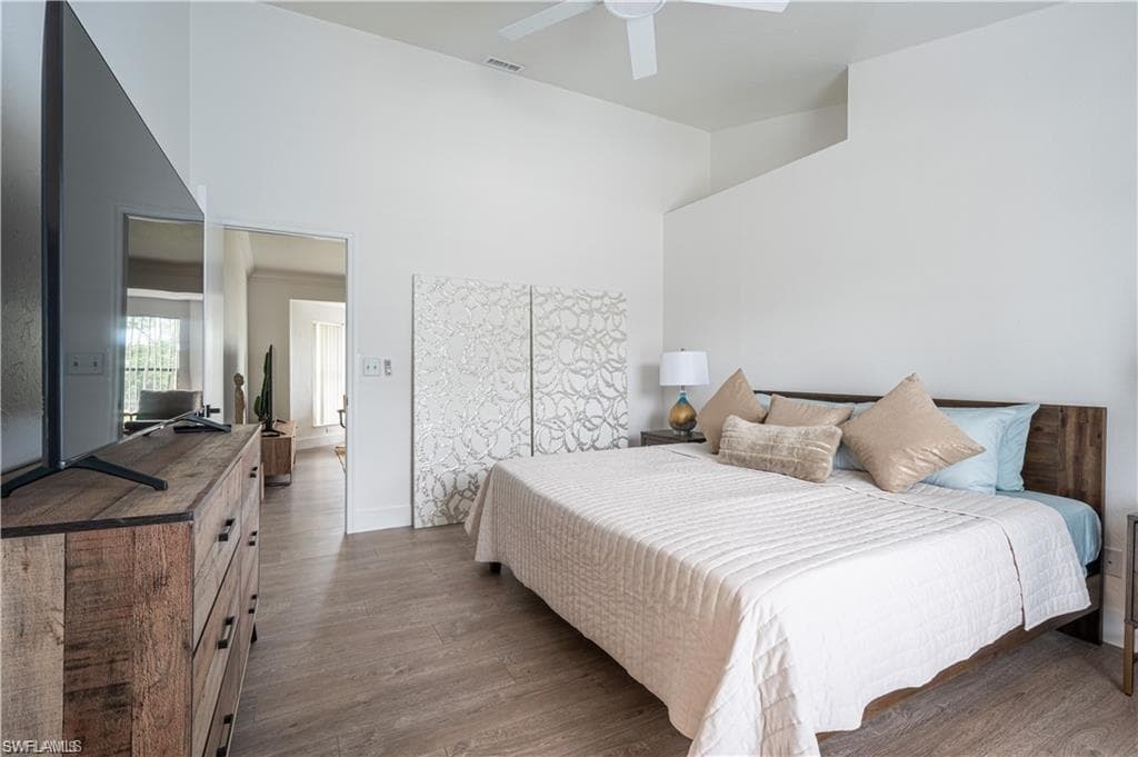 507 14th ST N, NAPLES FL 34102-3