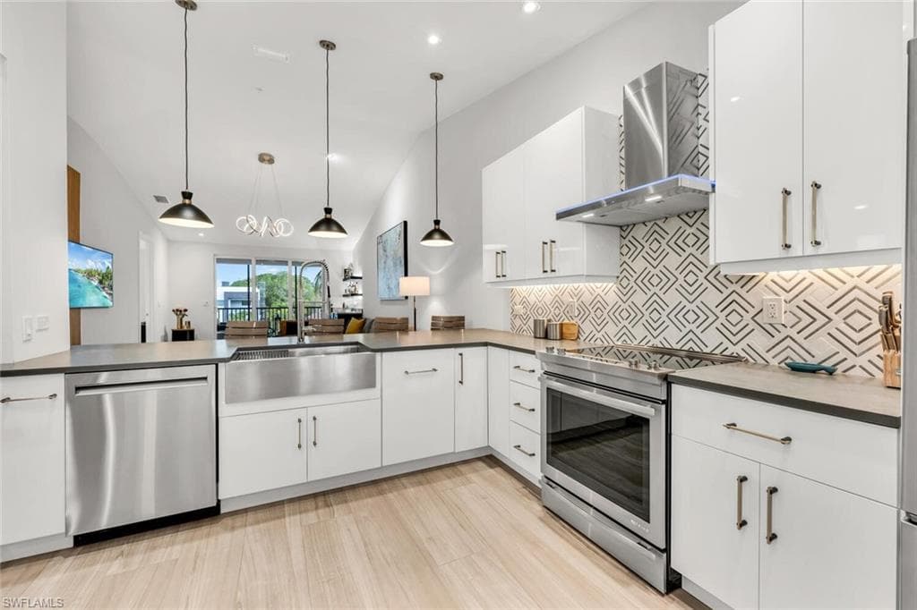 1540 Blue Point AVE 201-1
