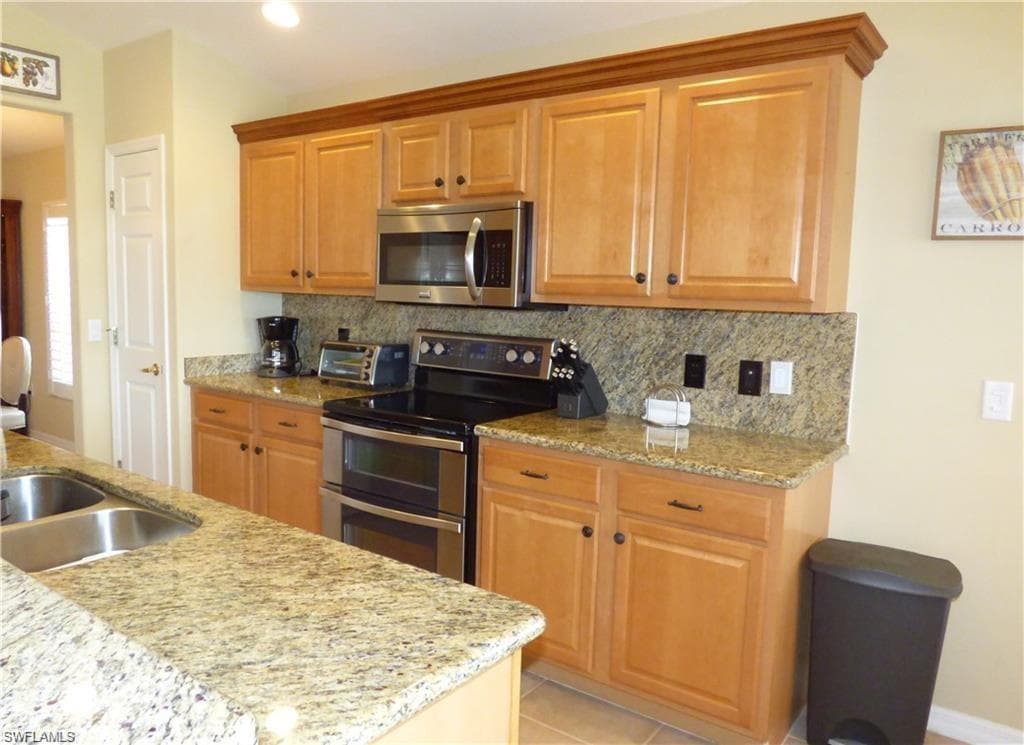 10053 Majestic AVE, FORT MYERS FL 33913-3