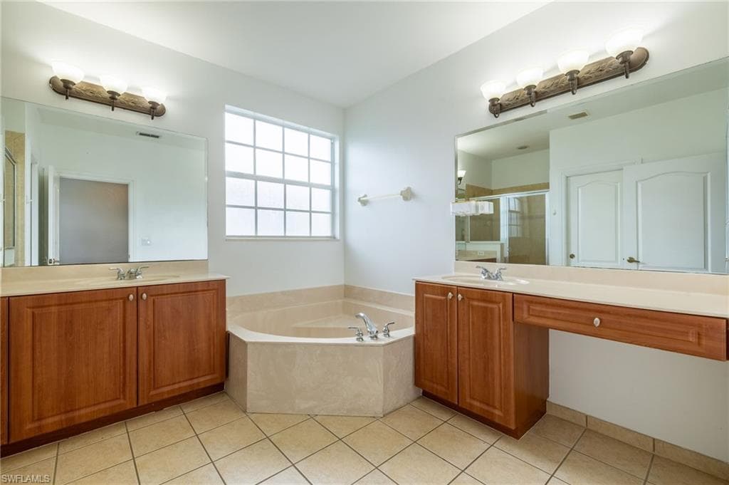 7029 Ambrosia LN # 606, NAPLES FL 34119-11