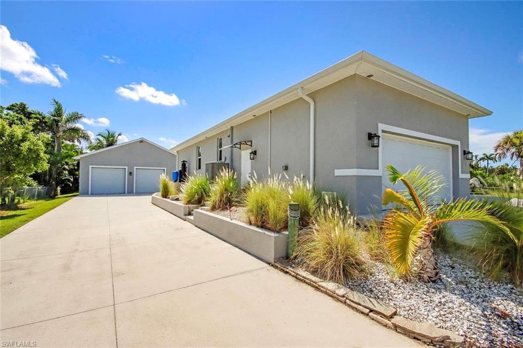 14725 Martin DR, FORT MYERS FL 33908-18