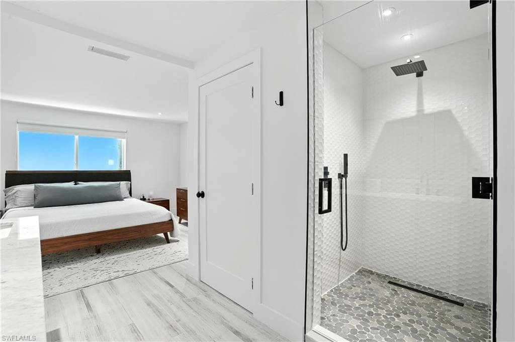 5 Glenview Manor DR, FORT MYERS BEACH FL 33931-29