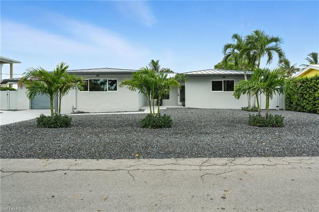 5 Glenview Manor DR, FORT MYERS BEACH FL 33931-48