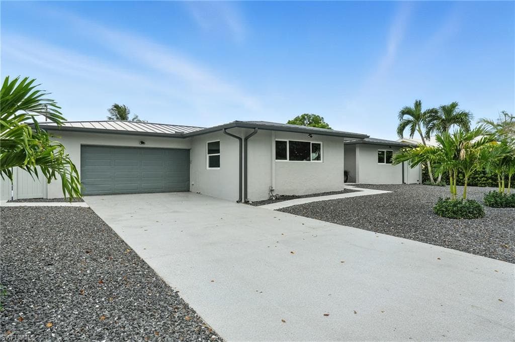 5 Glenview Manor DR, FORT MYERS BEACH FL 33931-49