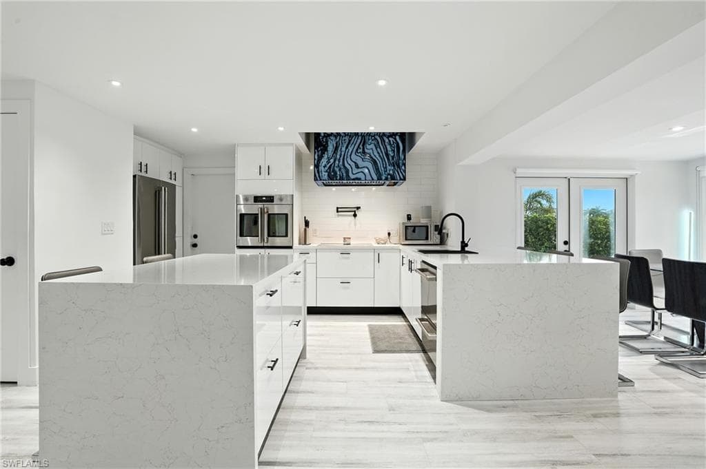 5 Glenview Manor DR, FORT MYERS BEACH FL 33931-10