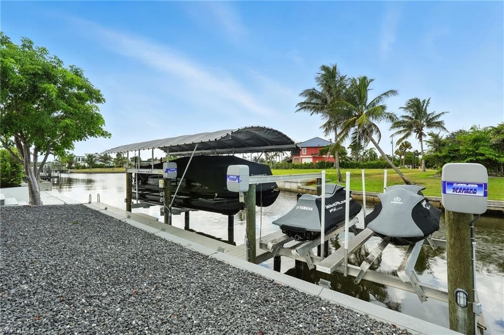 5 Glenview Manor DR, FORT MYERS BEACH FL 33931-34