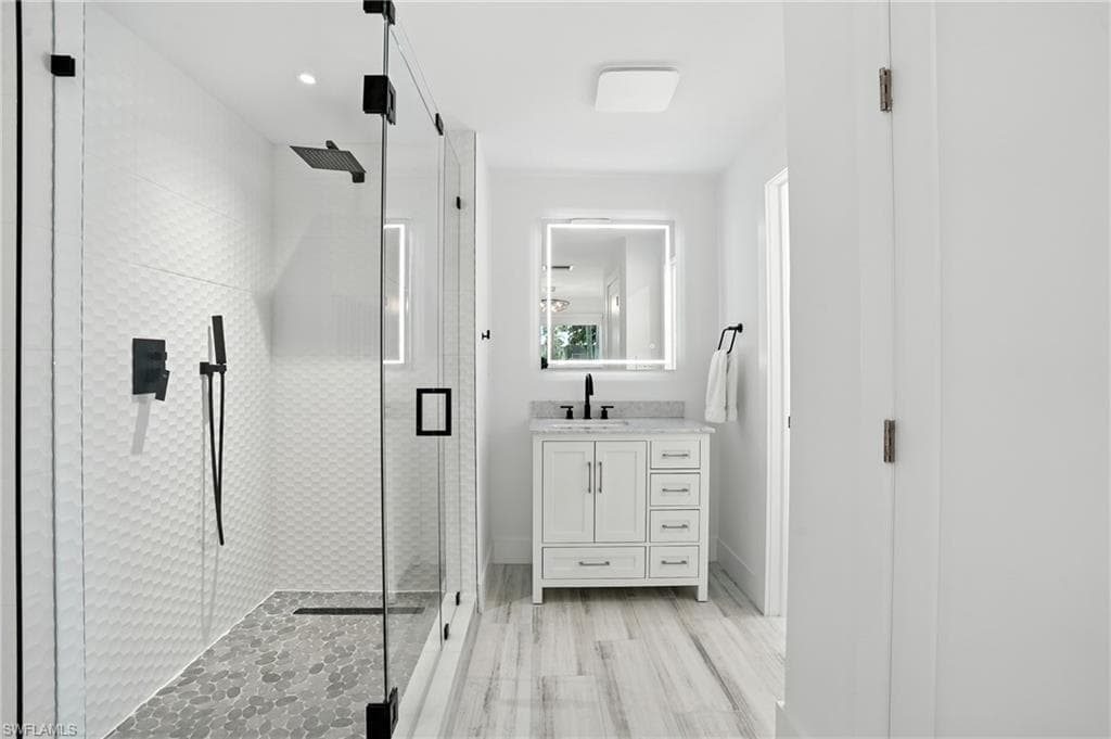 5 Glenview Manor DR, FORT MYERS BEACH FL 33931-24