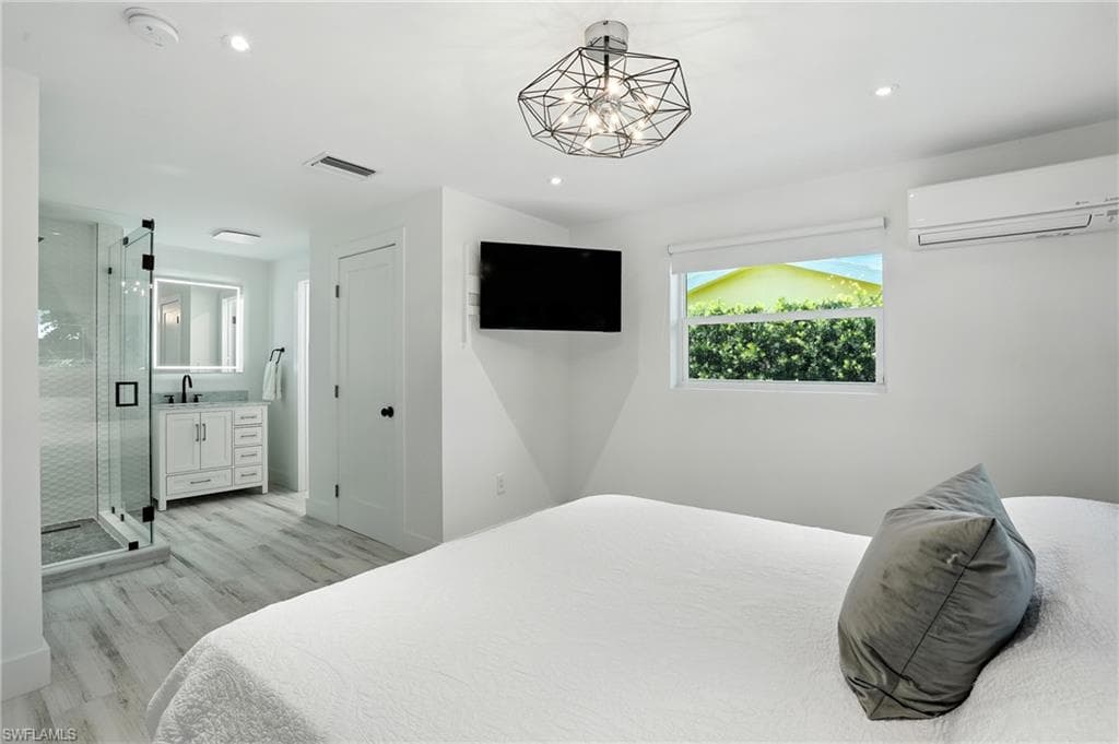 5 Glenview Manor DR, FORT MYERS BEACH FL 33931-20