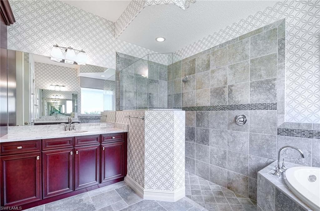 15814 Secoya Reserve CIR, NAPLES FL 34110-15