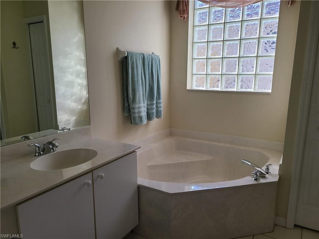 745 Crossfield CIR, NAPLES FL 34104-17