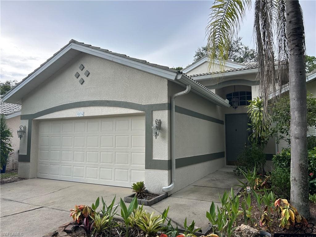 9894 Colonial WALK N, ESTERO FL 33928-2