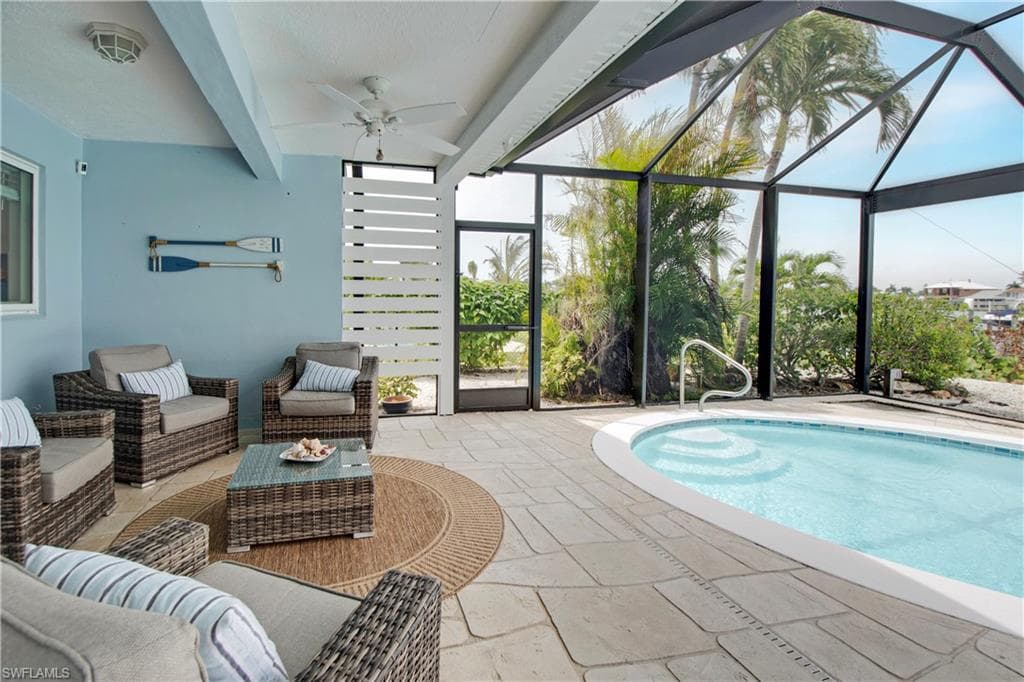 19 Pelican ST E, NAPLES FL 34113-22