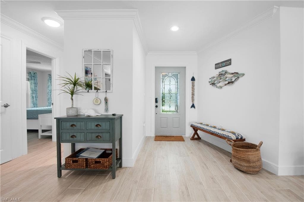 19 Pelican ST E, NAPLES FL 34113-26