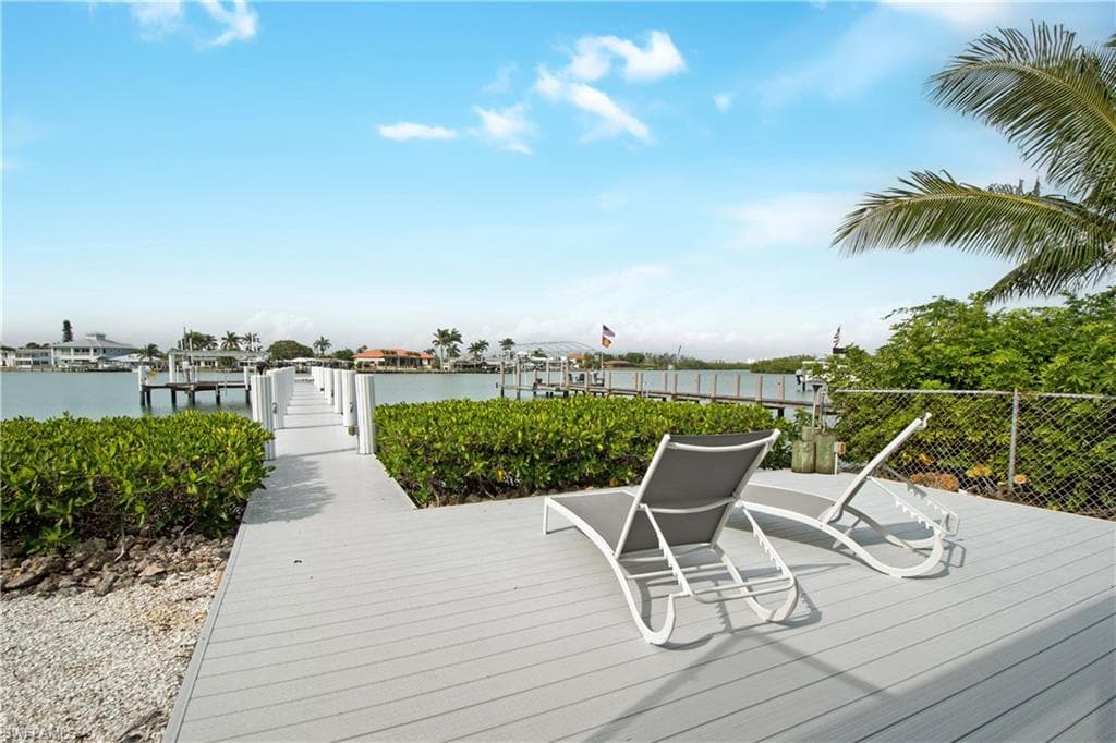 19 Pelican ST E, NAPLES FL 34113-35