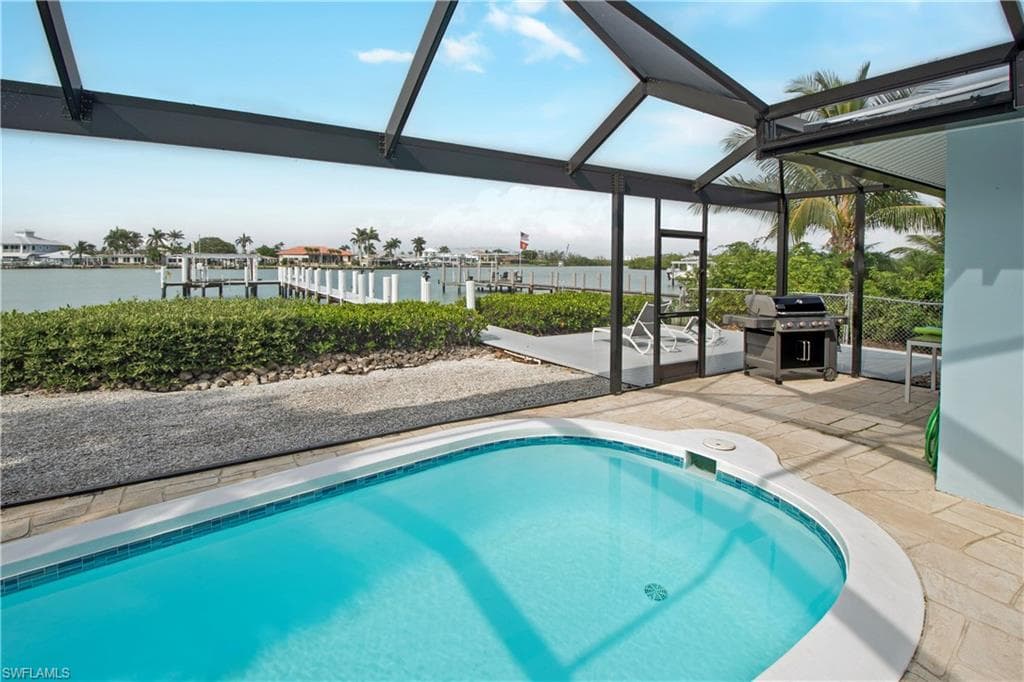 19 Pelican ST E, NAPLES FL 34113-32