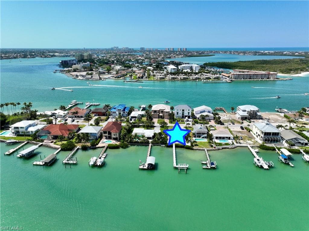 19 Pelican ST E, NAPLES FL 34113-44