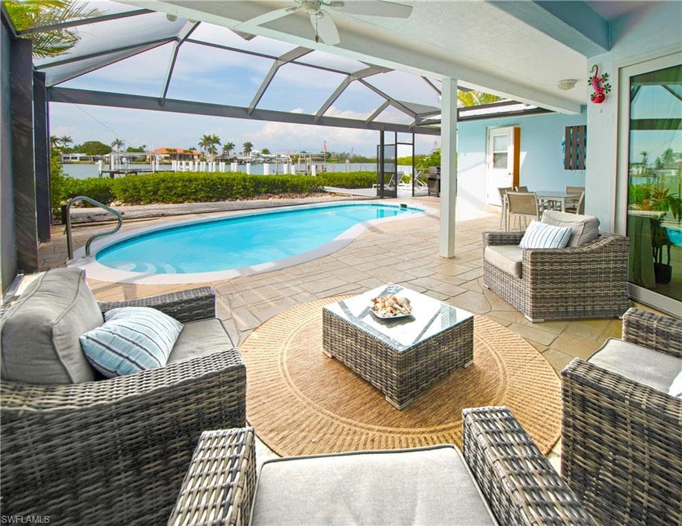 19 Pelican ST E, NAPLES FL 34113-30
