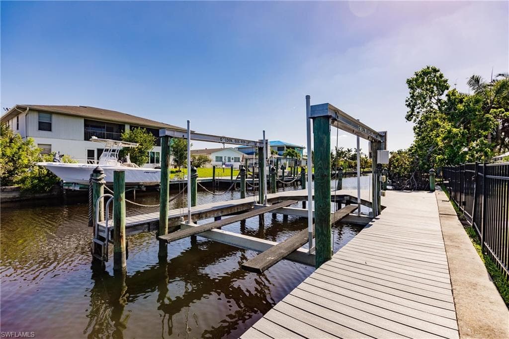 1437 Vendome CT, CAPE CORAL FL 33904-42