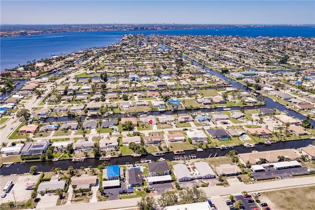 1437 Vendome CT, CAPE CORAL FL 33904-47