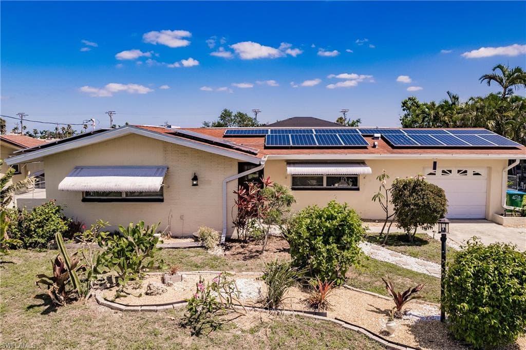 1437 Vendome CT, CAPE CORAL FL 33904-43