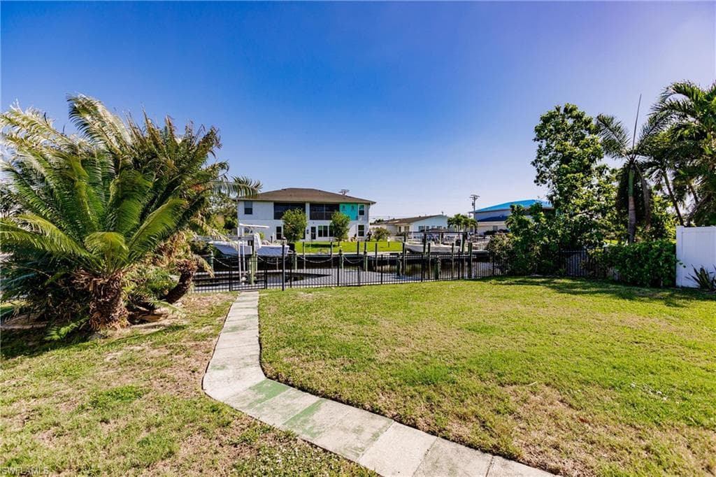 1437 Vendome CT, CAPE CORAL FL 33904-39