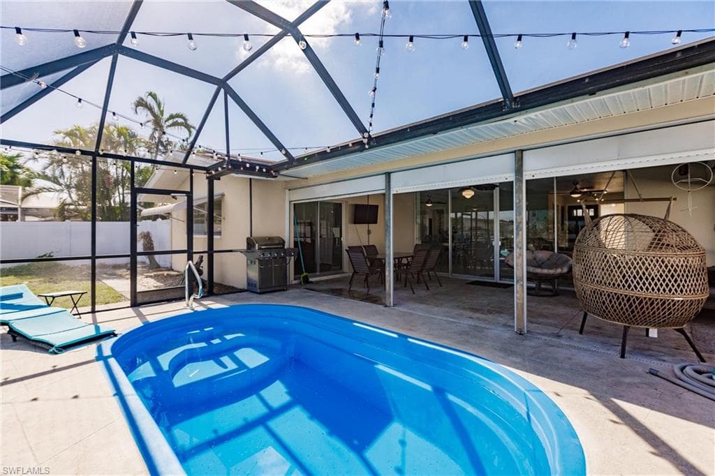 1437 Vendome CT, CAPE CORAL FL 33904-30