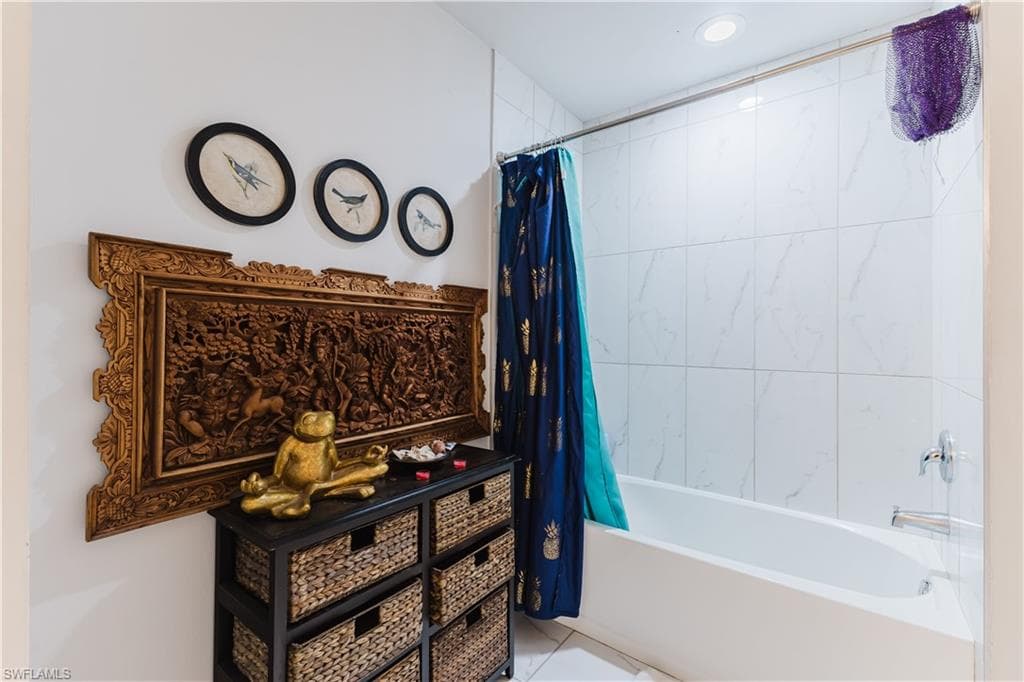 6131 Arbor AVE, FORT MYERS FL 33905-21