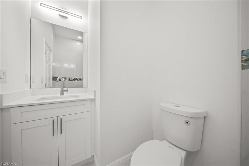 1262 Bowles AVE, FORT MYERS FL 33913-22