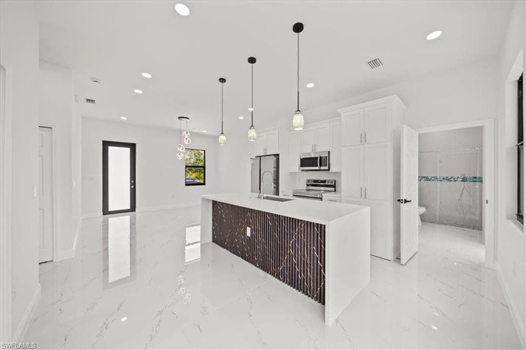 1262 Bowles AVE, FORT MYERS FL 33913-15