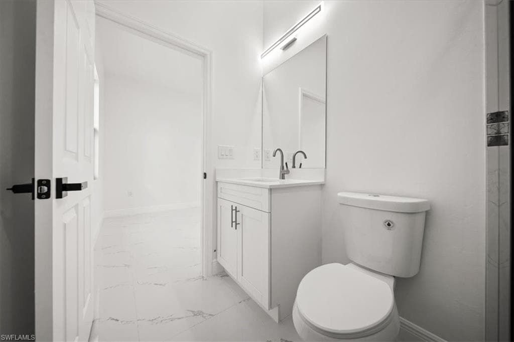 1262 Bowles AVE, FORT MYERS FL 33913-30