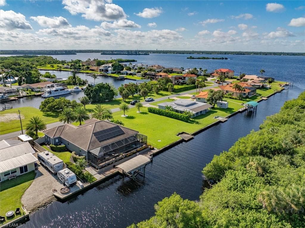 2157 Club House RD, NORTH FORT MYERS FL 33917-48