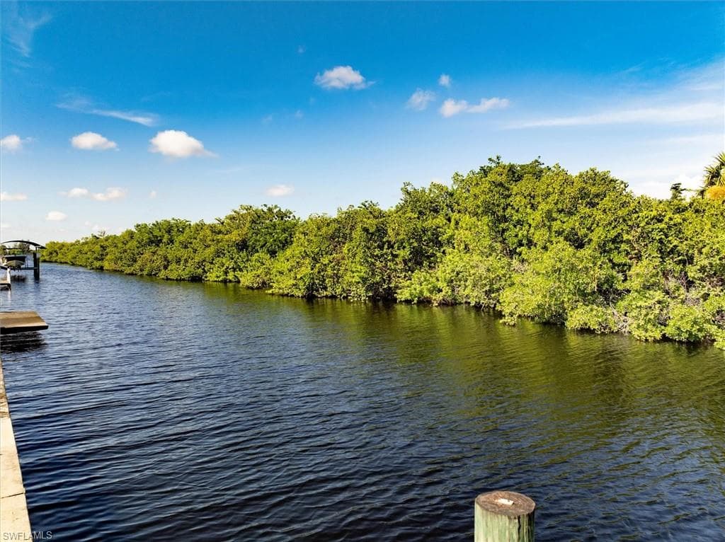 2157 Club House RD, NORTH FORT MYERS FL 33917-43